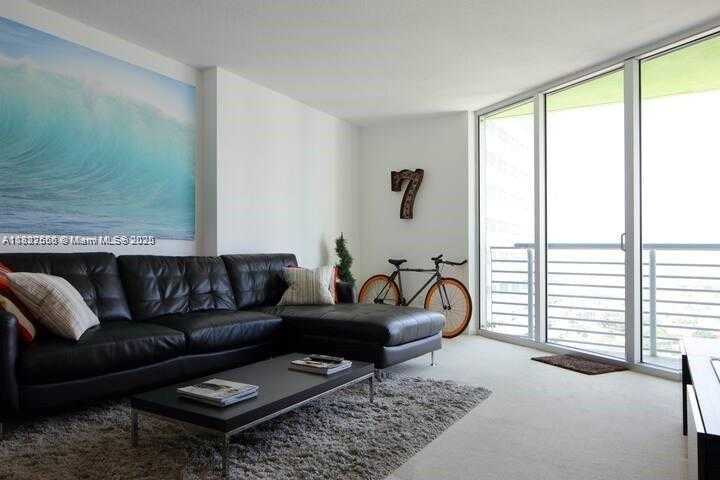 Small Image of 325 SOUTH BISCAYNE BLVD #3316, Miami Number 5