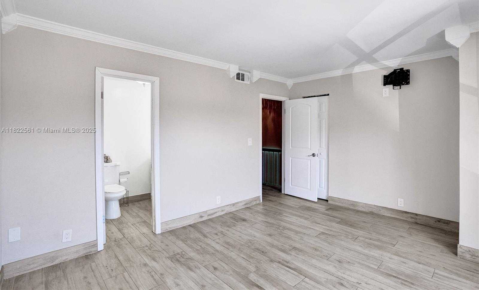Small Image of 16478 NORTH EAST 27TH PL #34, Eastern Shores Number 47