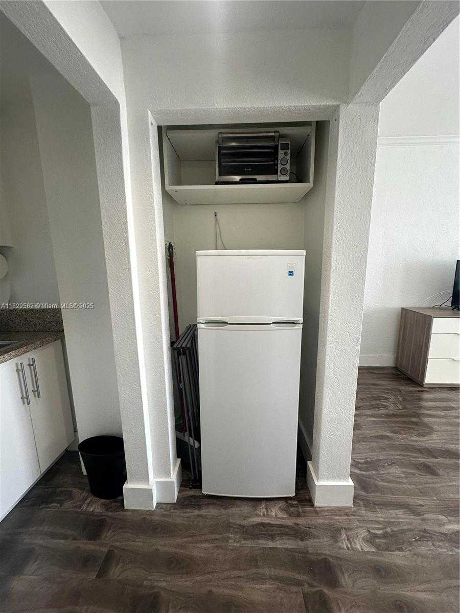 Small Image of 700 BILTMORE WAY #1216, Coral Gables Number 6