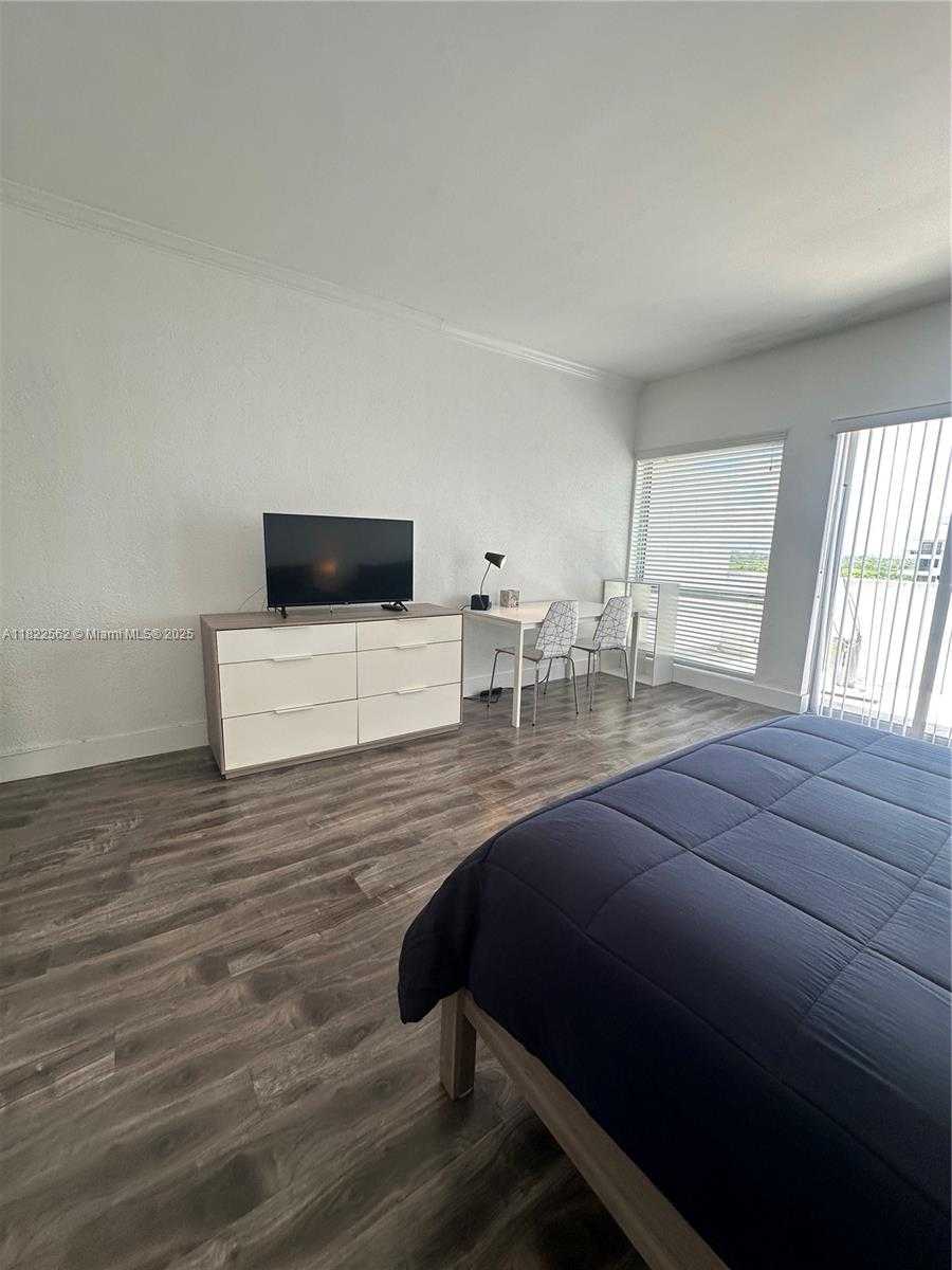 Small Image of 700 BILTMORE WAY #1216, Coral Gables Number 7