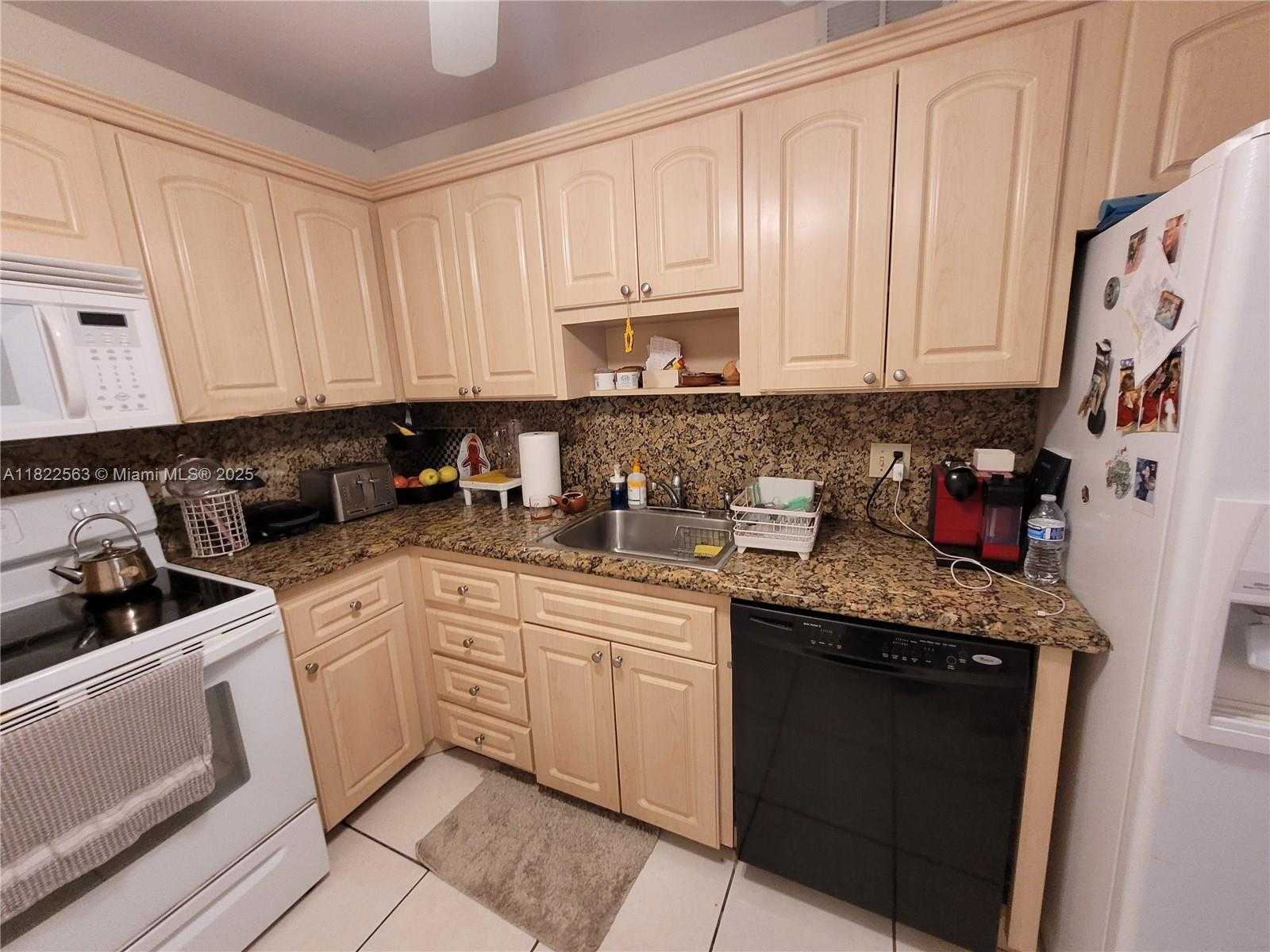 Small Image of 1980 SOUTH OCEAN DR #4D, Hallandale Beach Number 5