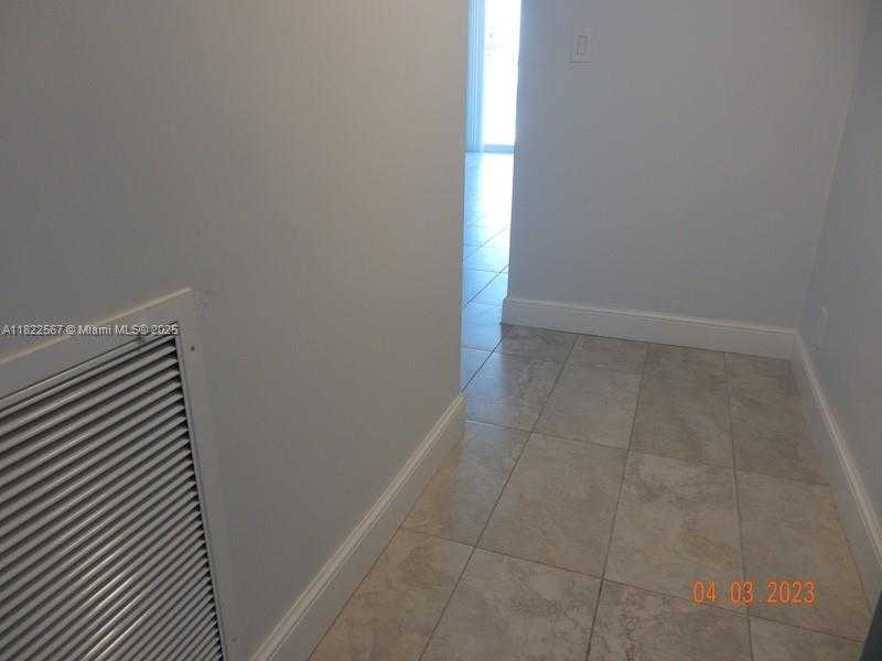 Small Image of 400 NORTH SURF RD #303, Hollywood Number 12