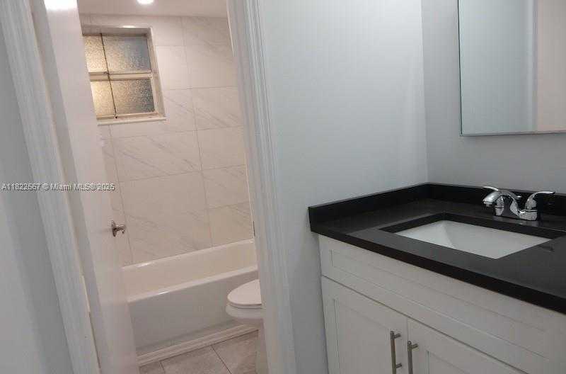 Small Image of 400 NORTH SURF RD #303, Hollywood Number 6