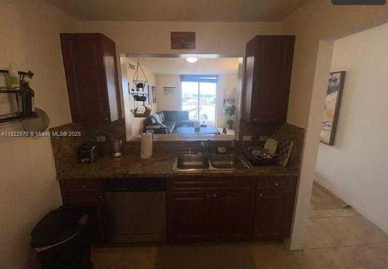 Small Image of 900 SOUTH WEST 8TH ST #904, Miami Number 12