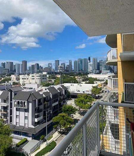 Small Image of 900 SOUTH WEST 8TH ST #904, Miami Number 4