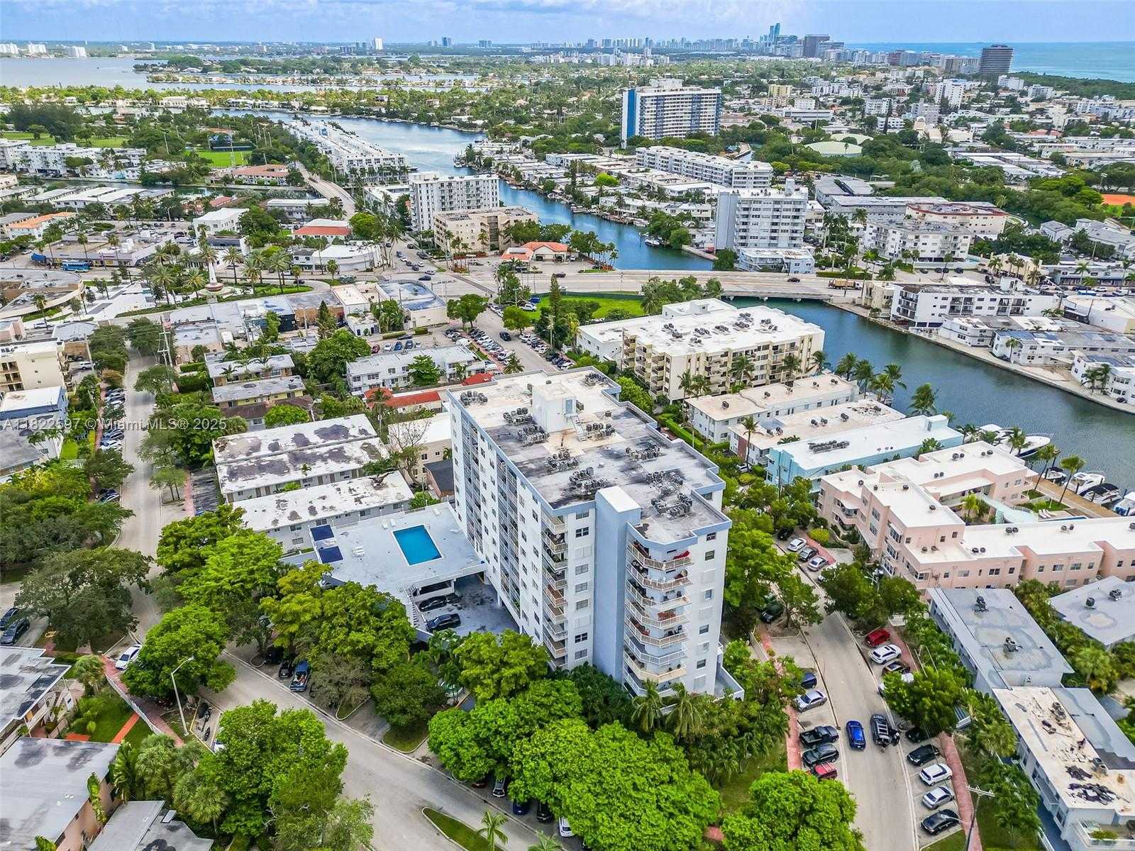 Small Image of 6900 BAY DR #11F, Miami Beach Number 37