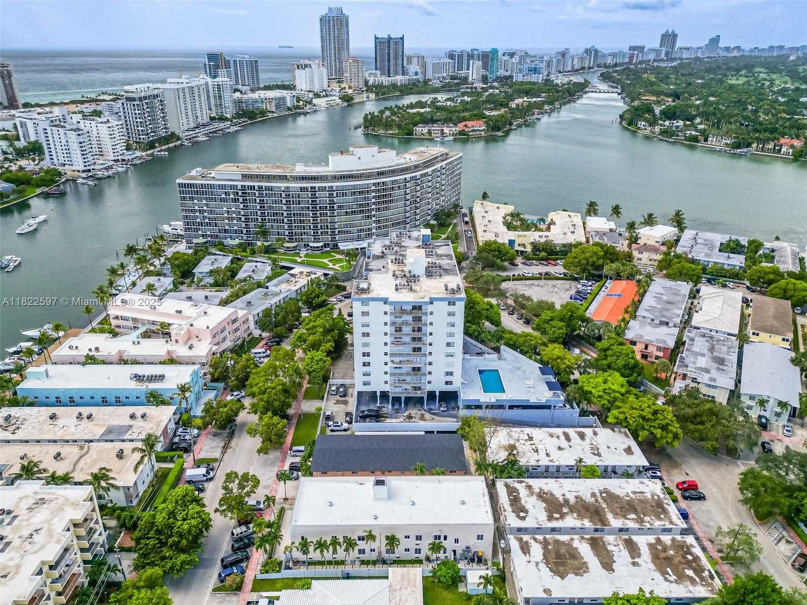 Small Image of 6900 BAY DR #11F, Miami Beach Number 42