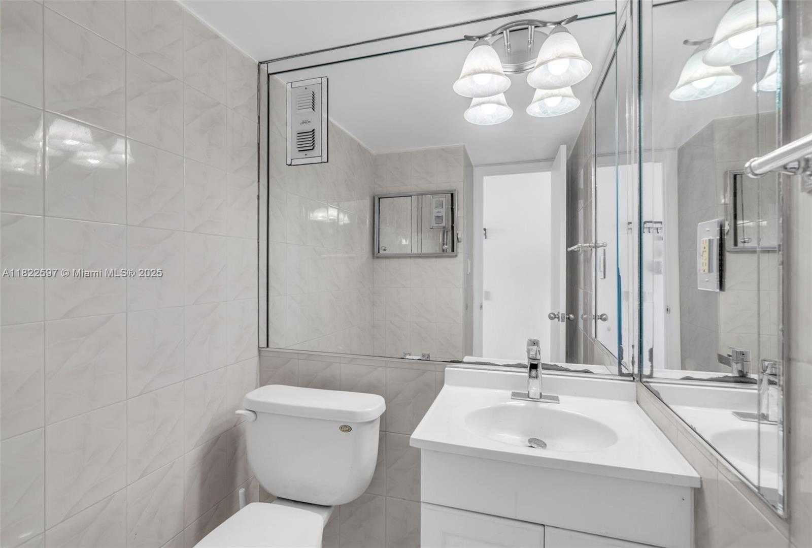 Small Image of 6900 BAY DR #11F, Miami Beach Number 7