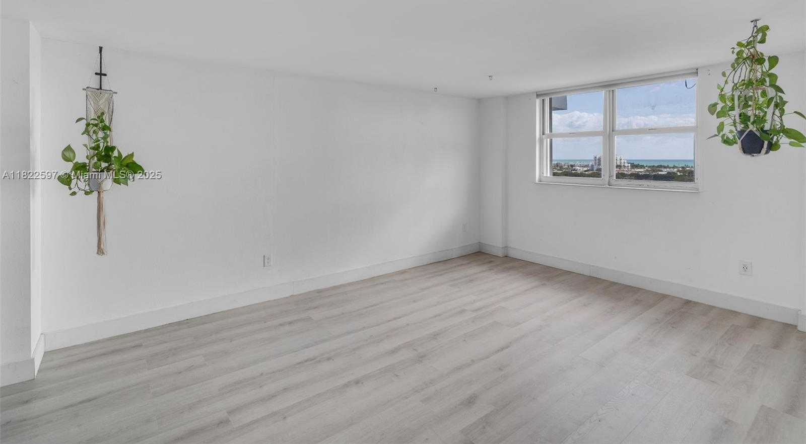 Small Image of 6900 BAY DR #11F, Miami Beach Number 9