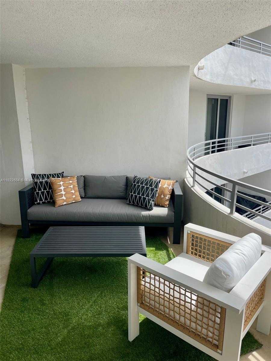 Small Image of 5555 COLLINS AVE #6A, Miami Beach Number 11