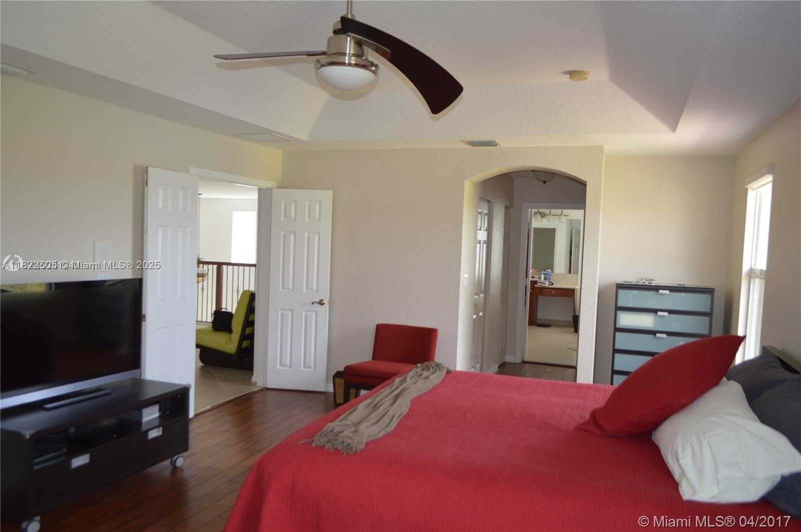 Small Image of 4421 EAST SENECA AVE, Weston Number 2