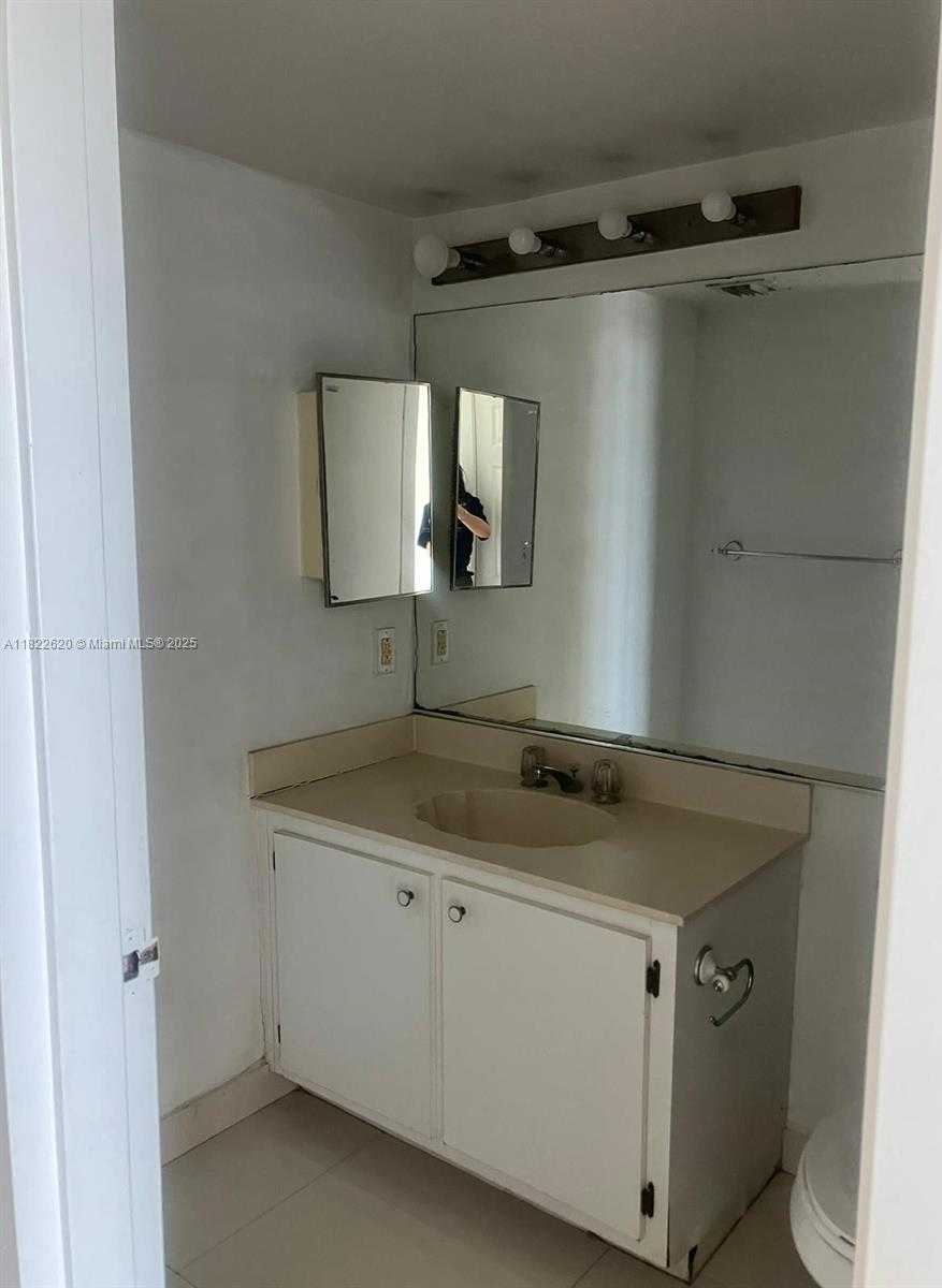 Small Image of 7601 EAST TREASURE DR #2214, North Bay Village Number 20