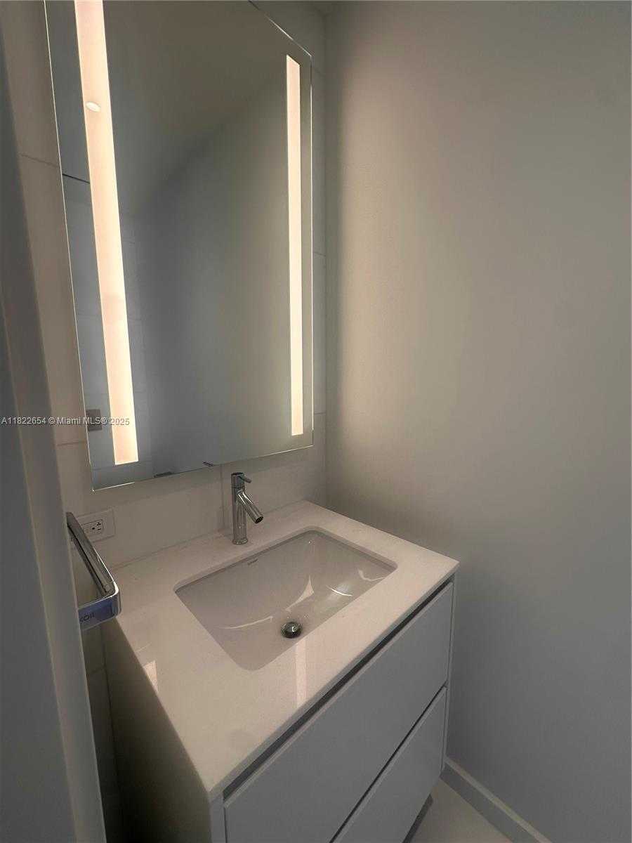 Small Image of 300 BISCAYNE BLVD WAY #4508, Miami Number 10