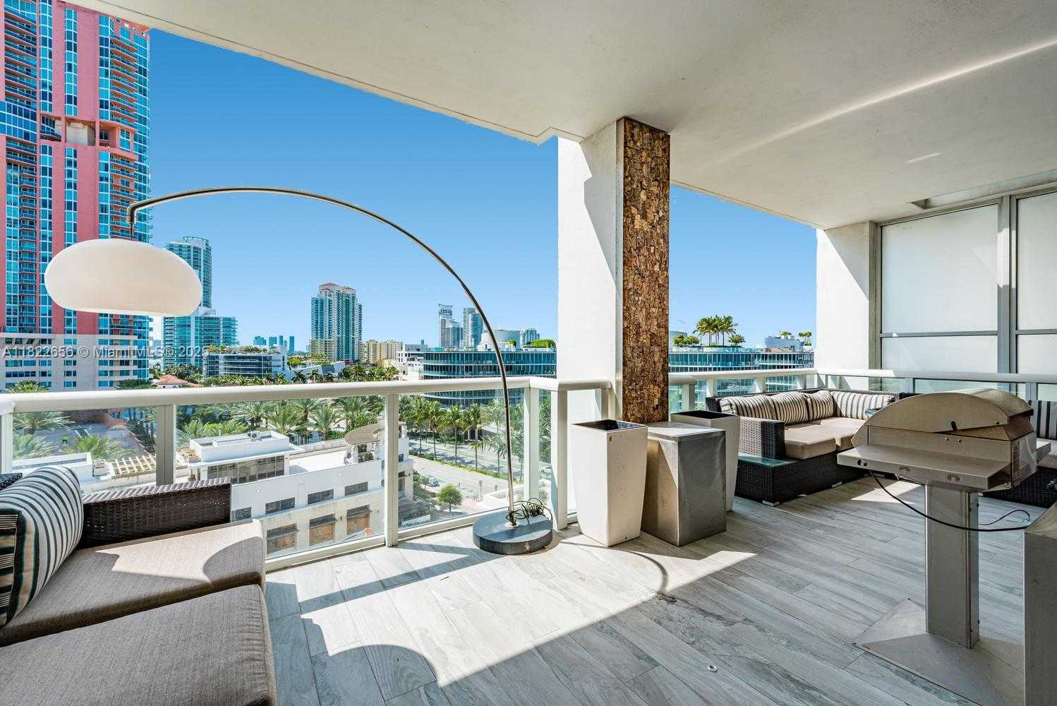 Small Image of 50 SOUTH POINTE DR #905, Miami Beach Number 24
