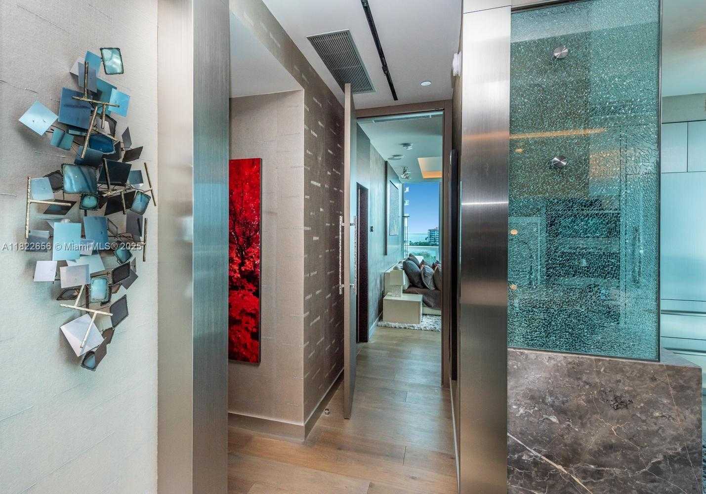 Small Image of 50 SOUTH POINTE DR #905, Miami Beach Number 27