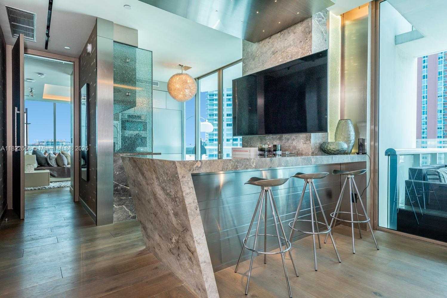 Small Image of 50 SOUTH POINTE DR #905, Miami Beach Number 5