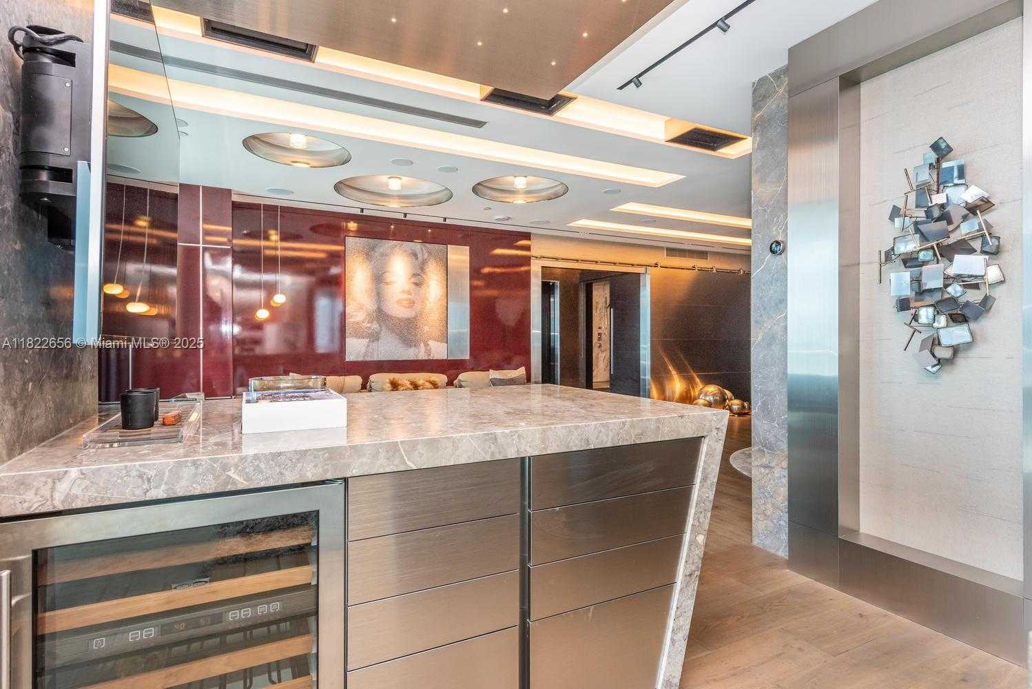 Small Image of 50 SOUTH POINTE DR #905, Miami Beach Number 8