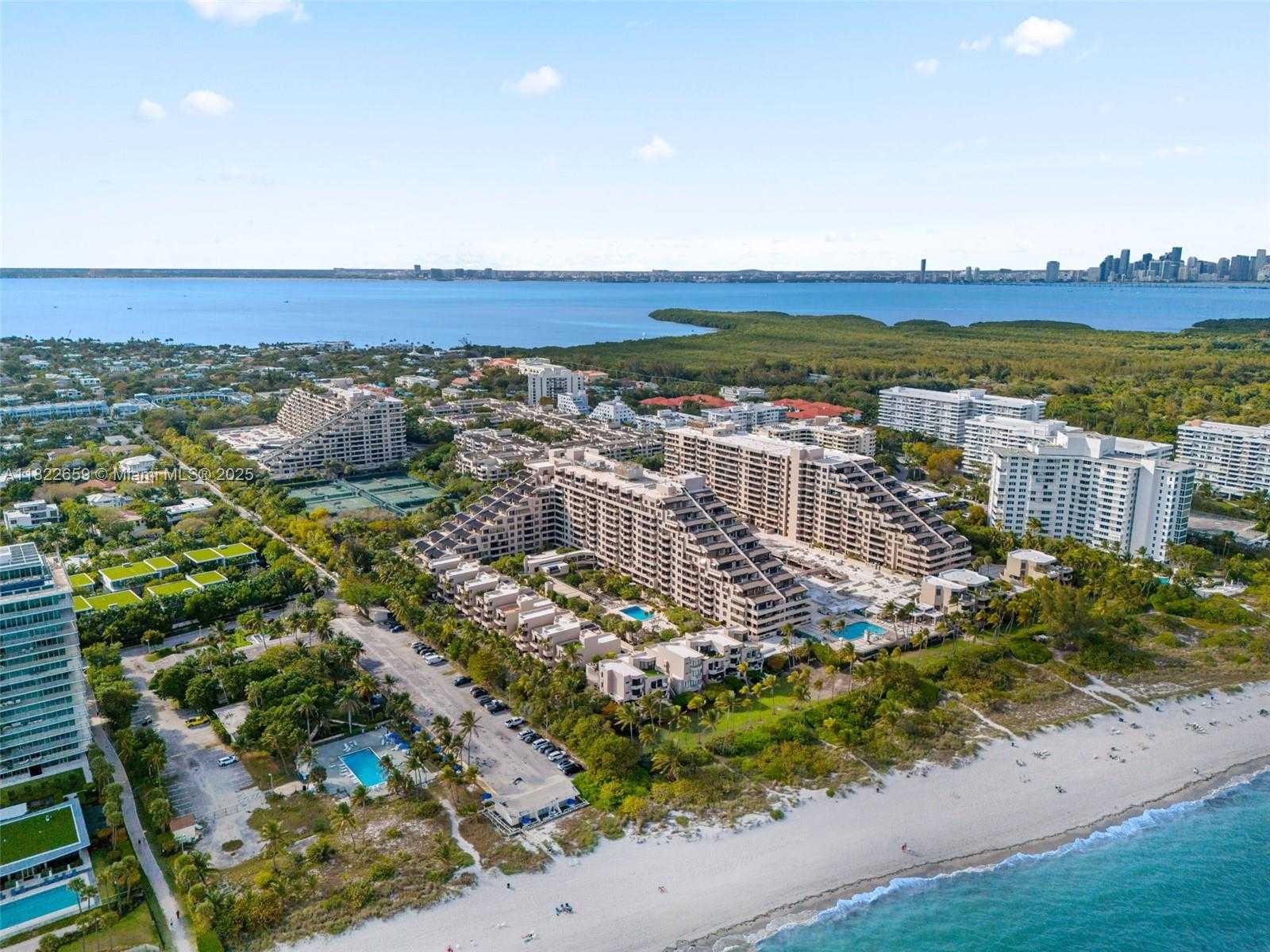 Small Image of 201 CRANDON BLVD #739, Key Biscayne Number 41