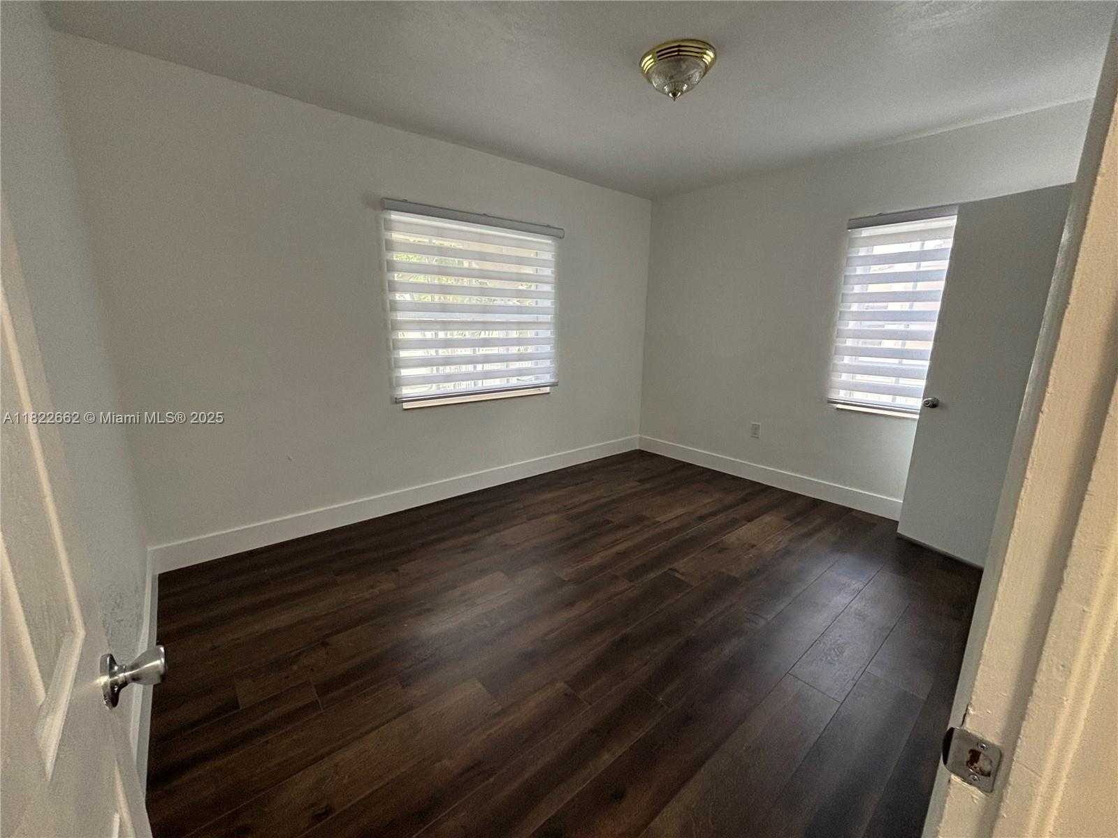 Small Image of 30 EAST 44TH ST, Hialeah Number 11