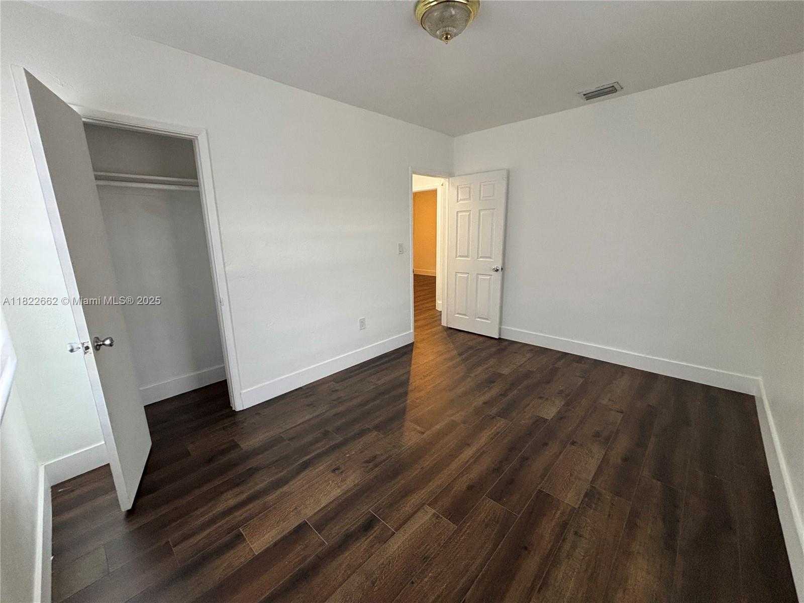 Small Image of 30 EAST 44TH ST, Hialeah Number 12