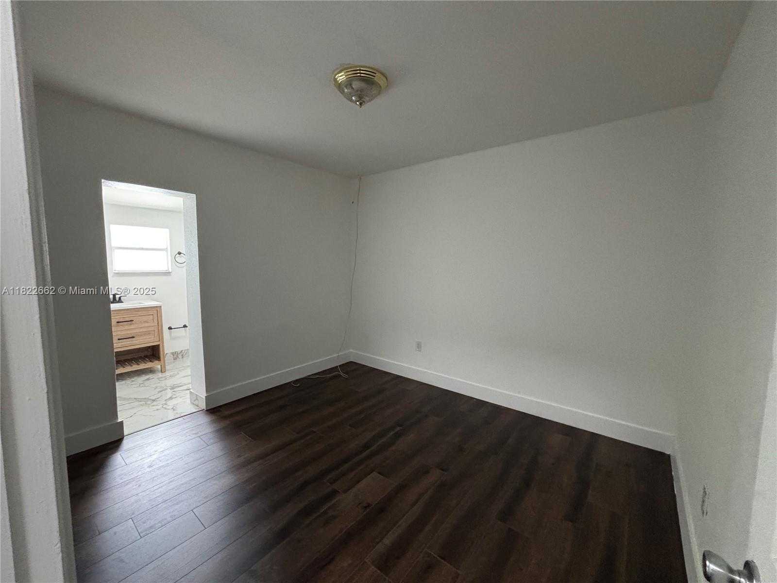 Small Image of 30 EAST 44TH ST, Hialeah Number 13