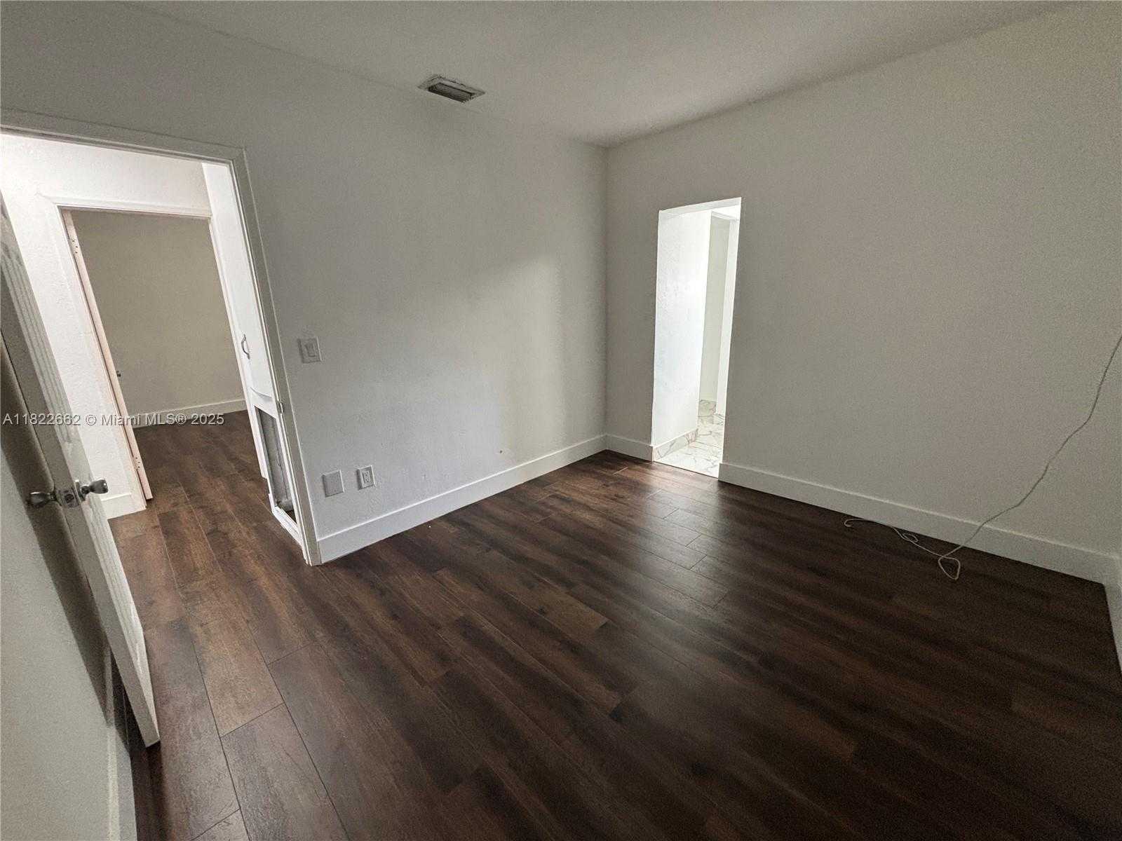 Small Image of 30 EAST 44TH ST, Hialeah Number 14