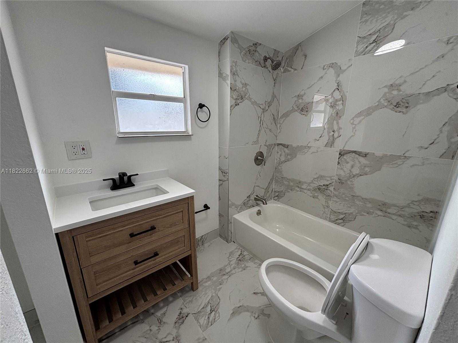 Small Image of 30 EAST 44TH ST, Hialeah Number 15