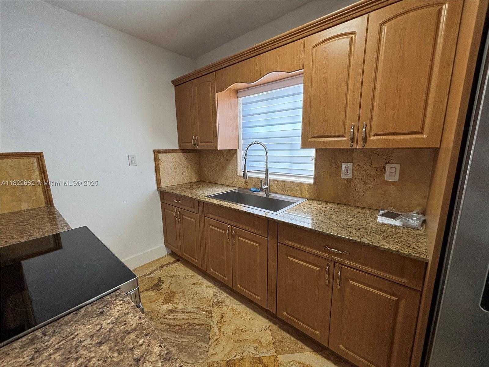 Small Image of 30 EAST 44TH ST, Hialeah Number 6