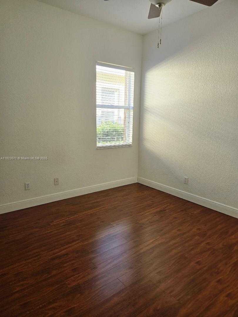 Small Image of 19436 SOUTH WHITEWATER AVE, Weston Number 13