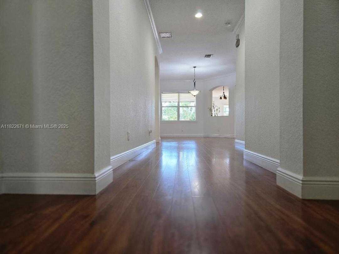 Small Image of 19436 SOUTH WHITEWATER AVE, Weston Number 18