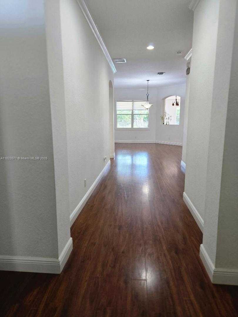 Small Image of 19436 SOUTH WHITEWATER AVE, Weston Number 19