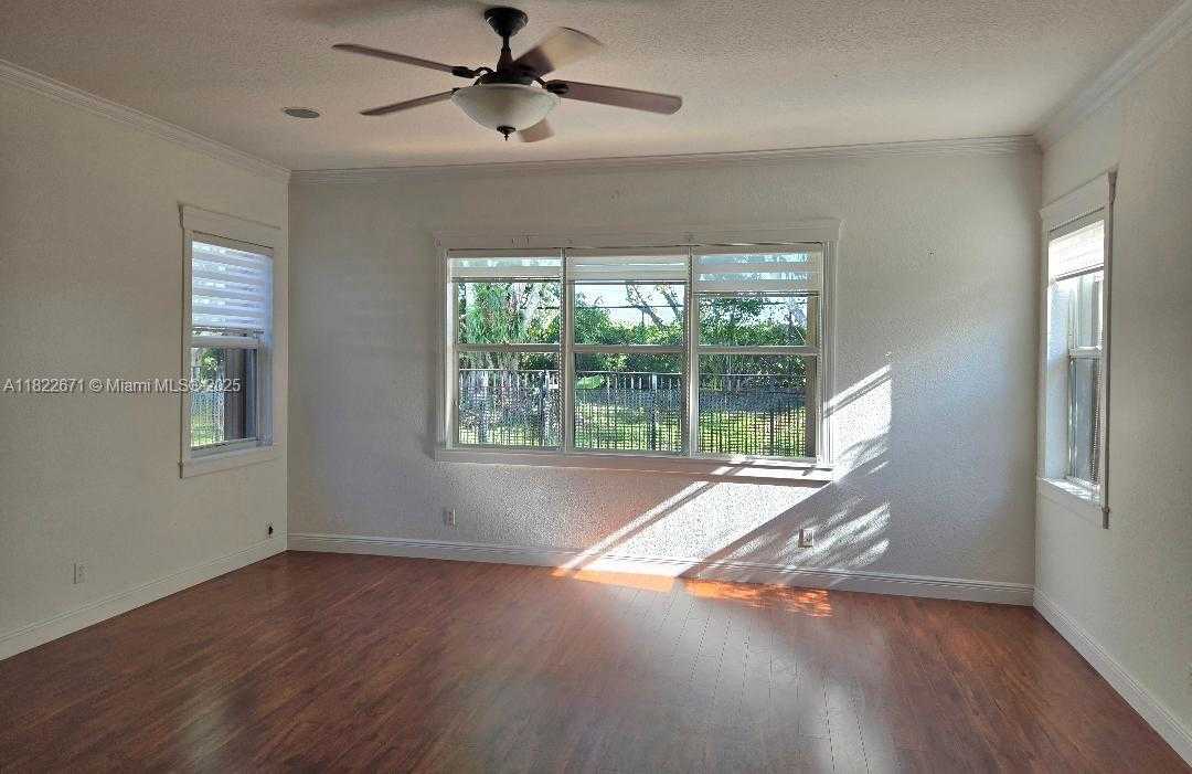 Small Image of 19436 SOUTH WHITEWATER AVE, Weston Number 22