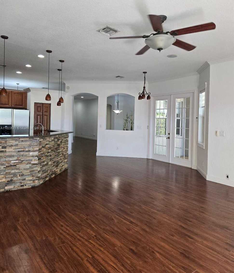 Small Image of 19436 SOUTH WHITEWATER AVE, Weston Number 24