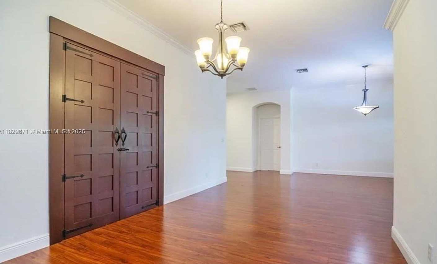 Small Image of 19436 SOUTH WHITEWATER AVE, Weston Number 34