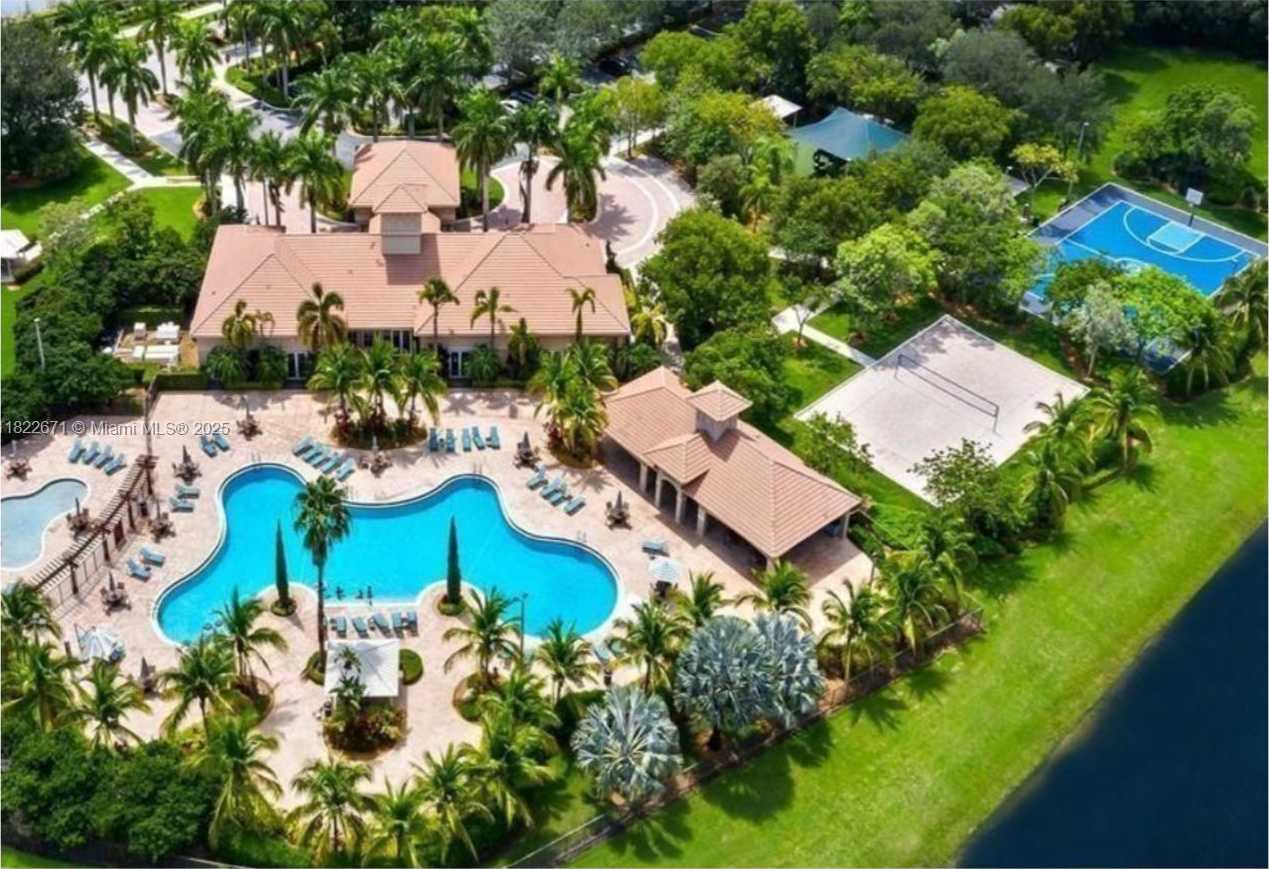 Small Image of 19436 SOUTH WHITEWATER AVE, Weston Number 41