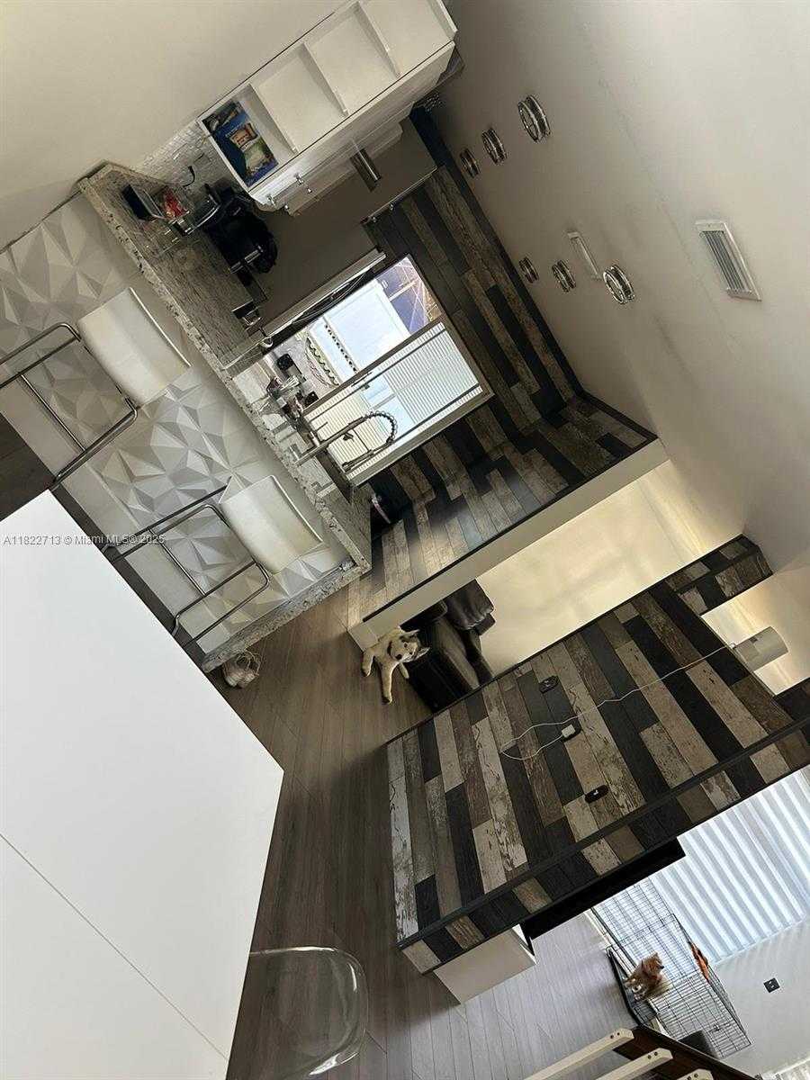 Small Image of 3065 NORTH 36TH AVE, Hollywood Number 11