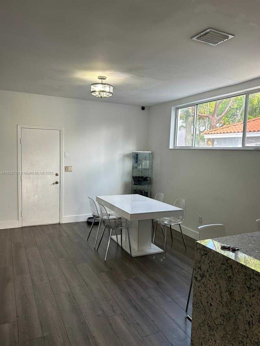 Small Image of 3065 NORTH 36TH AVE, Hollywood Number 14