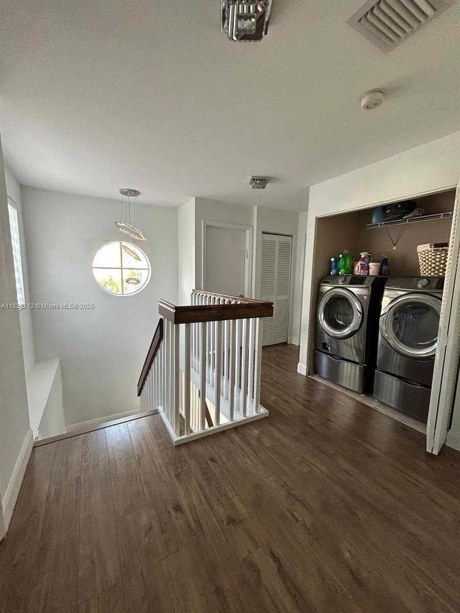 Small Image of 3065 NORTH 36TH AVE, Hollywood Number 23