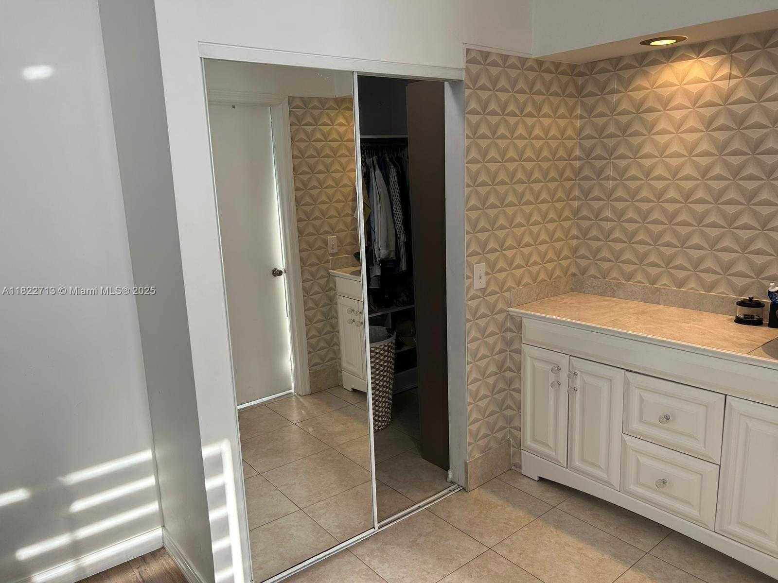 Small Image of 3065 NORTH 36TH AVE, Hollywood Number 26