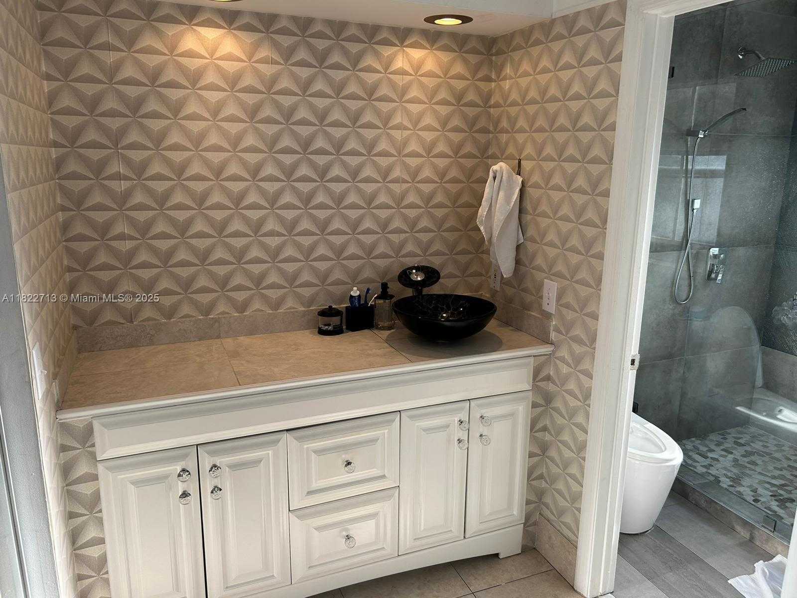 Small Image of 3065 NORTH 36TH AVE, Hollywood Number 27