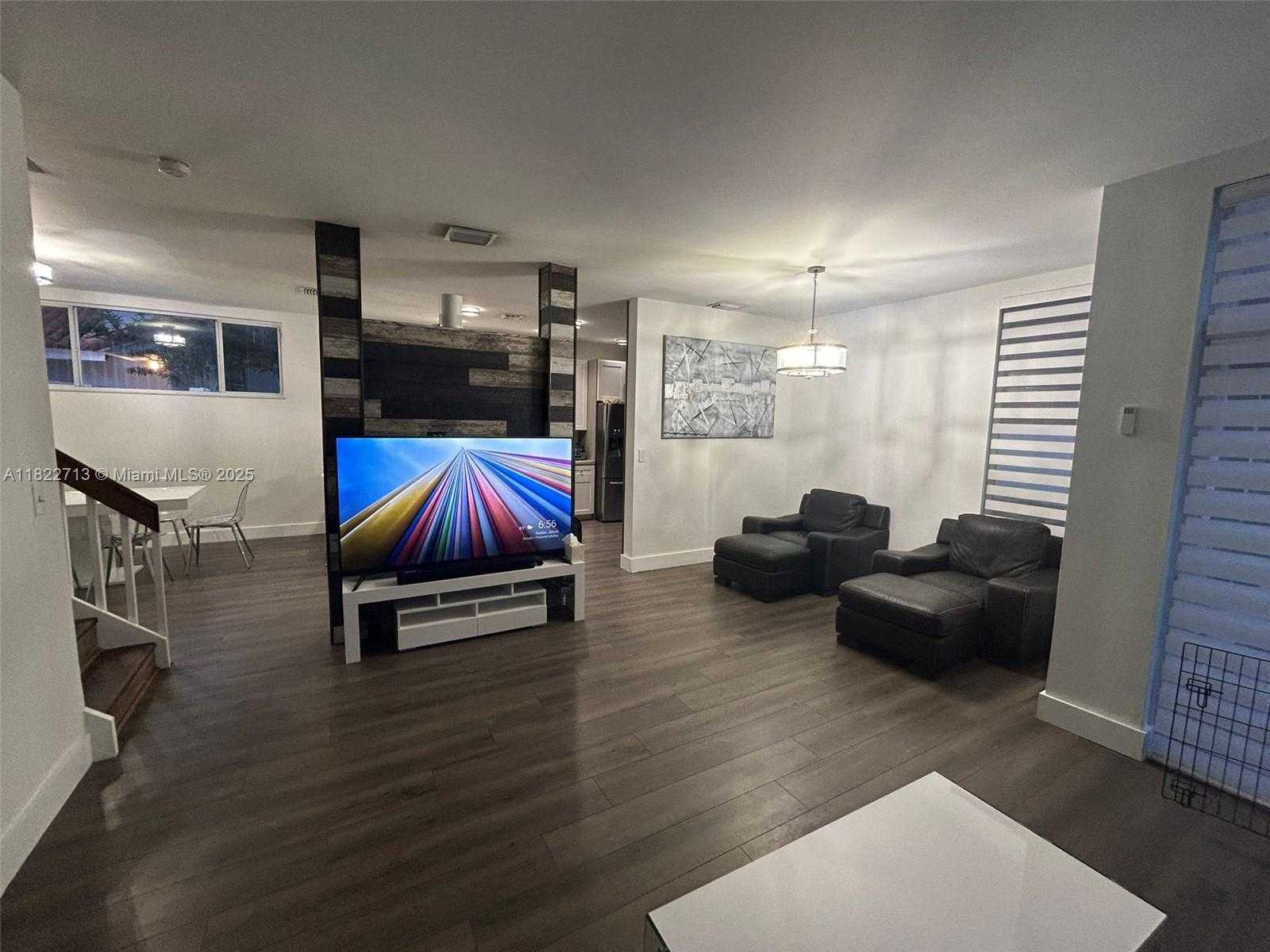Small Image of 3065 NORTH 36TH AVE, Hollywood Number 3