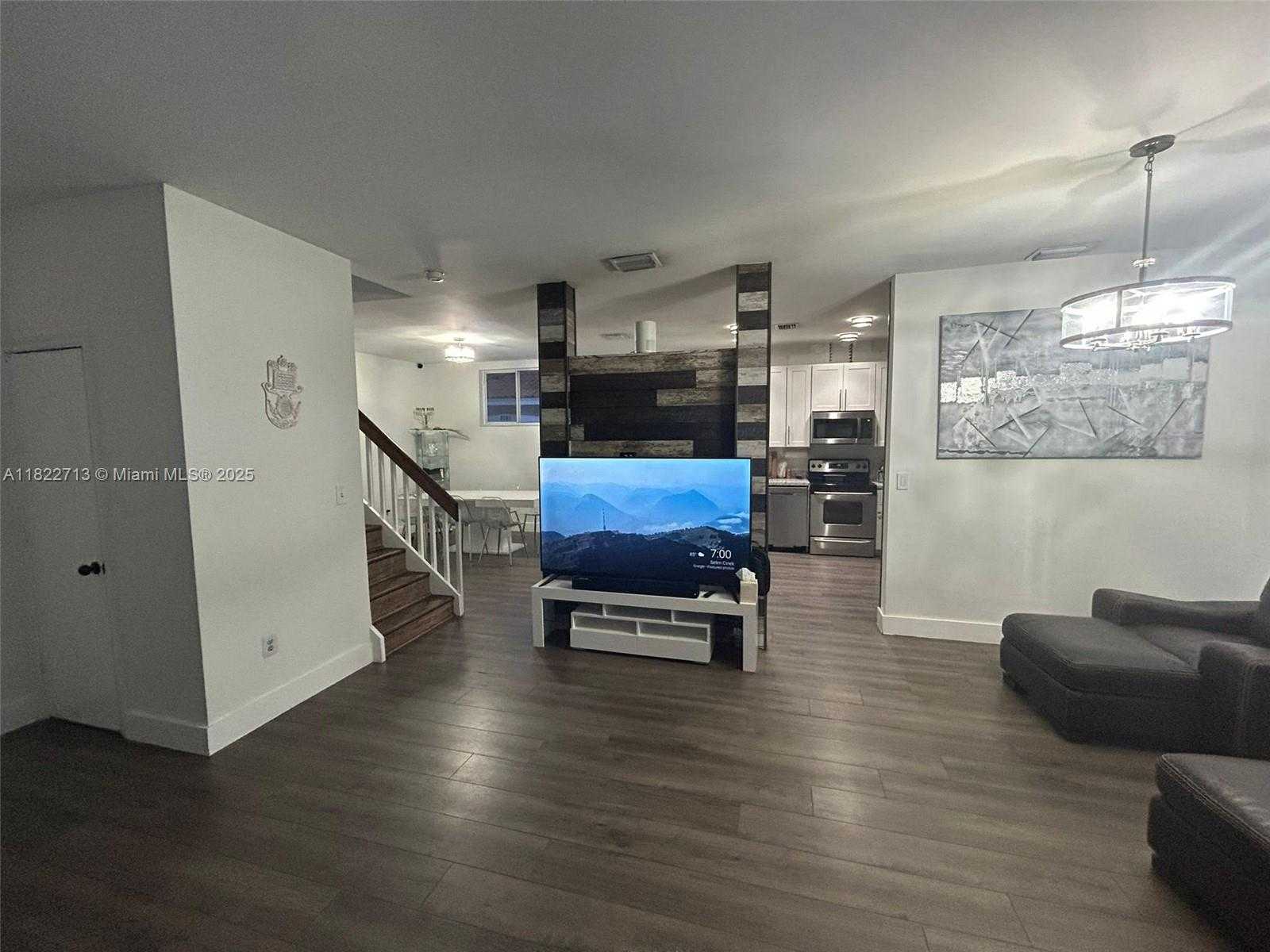Small Image of 3065 NORTH 36TH AVE, Hollywood Number 4