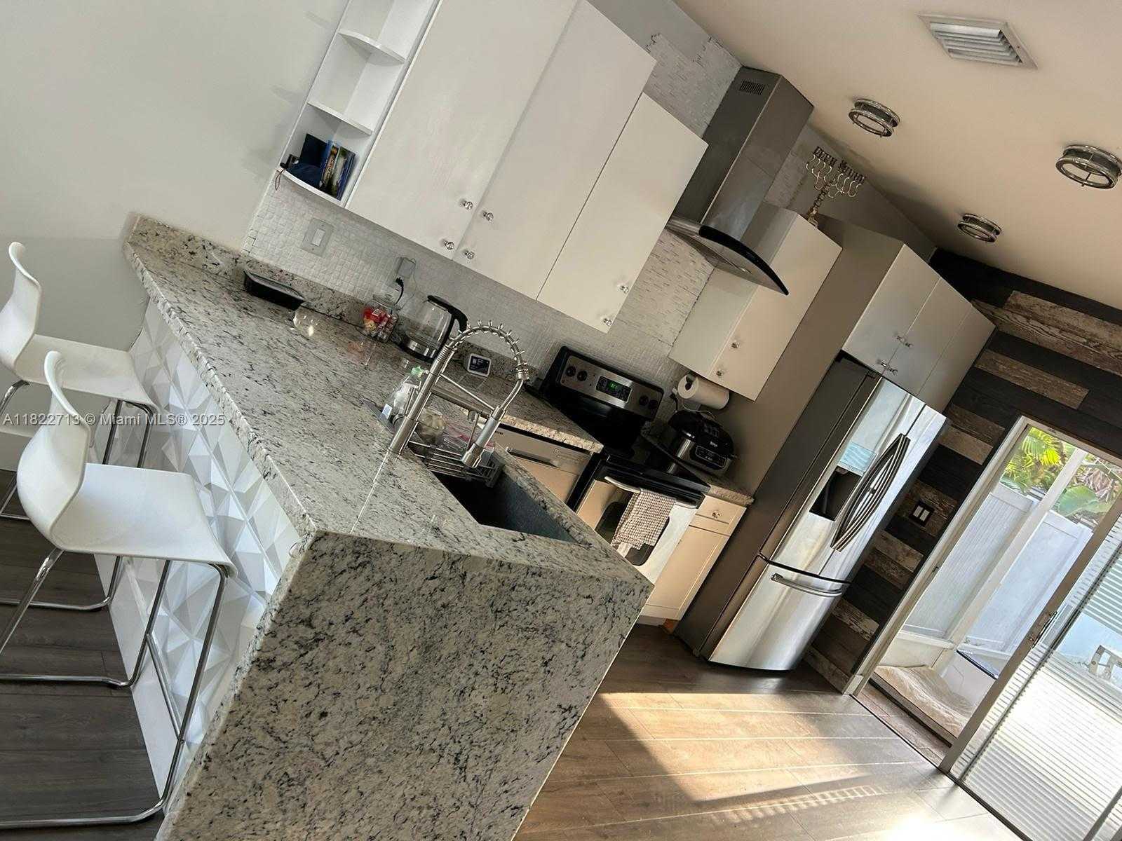 Small Image of 3065 NORTH 36TH AVE, Hollywood Number 5
