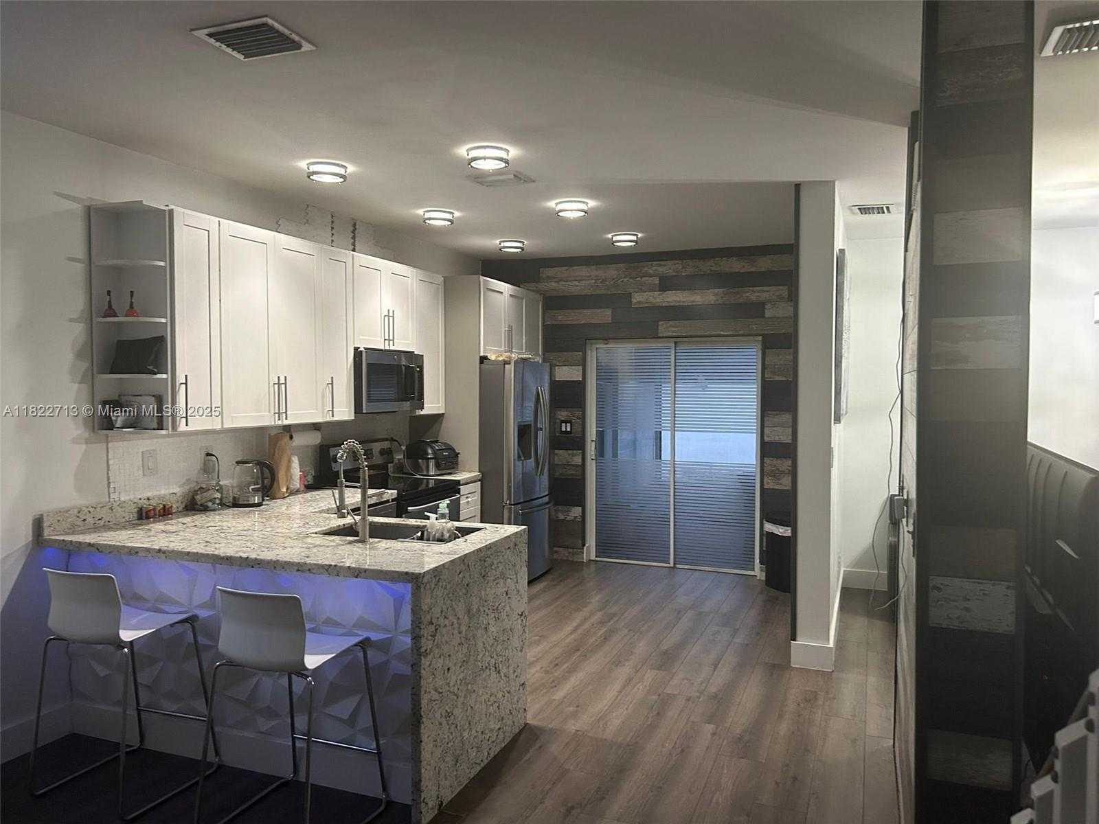 Small Image of 3065 NORTH 36TH AVE, Hollywood Number 7