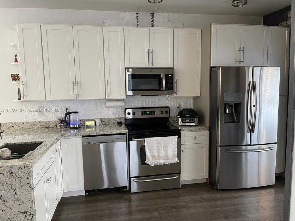 Small Image of 3065 NORTH 36TH AVE, Hollywood Number 8