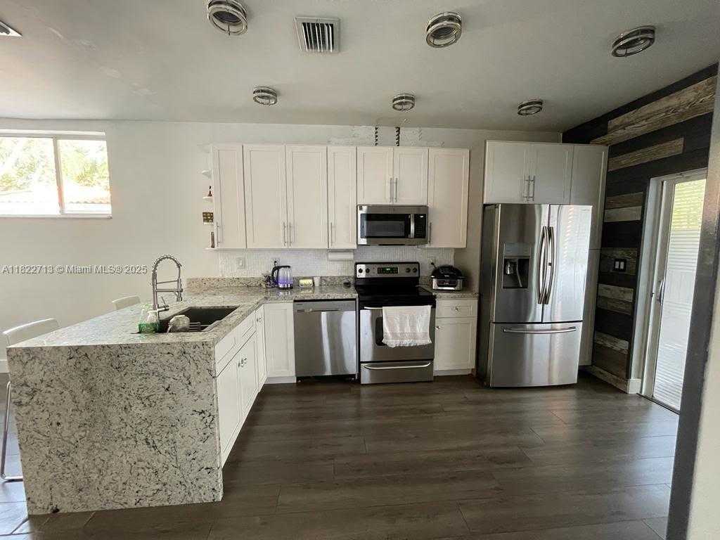 Small Image of 3065 NORTH 36TH AVE, Hollywood Number 9