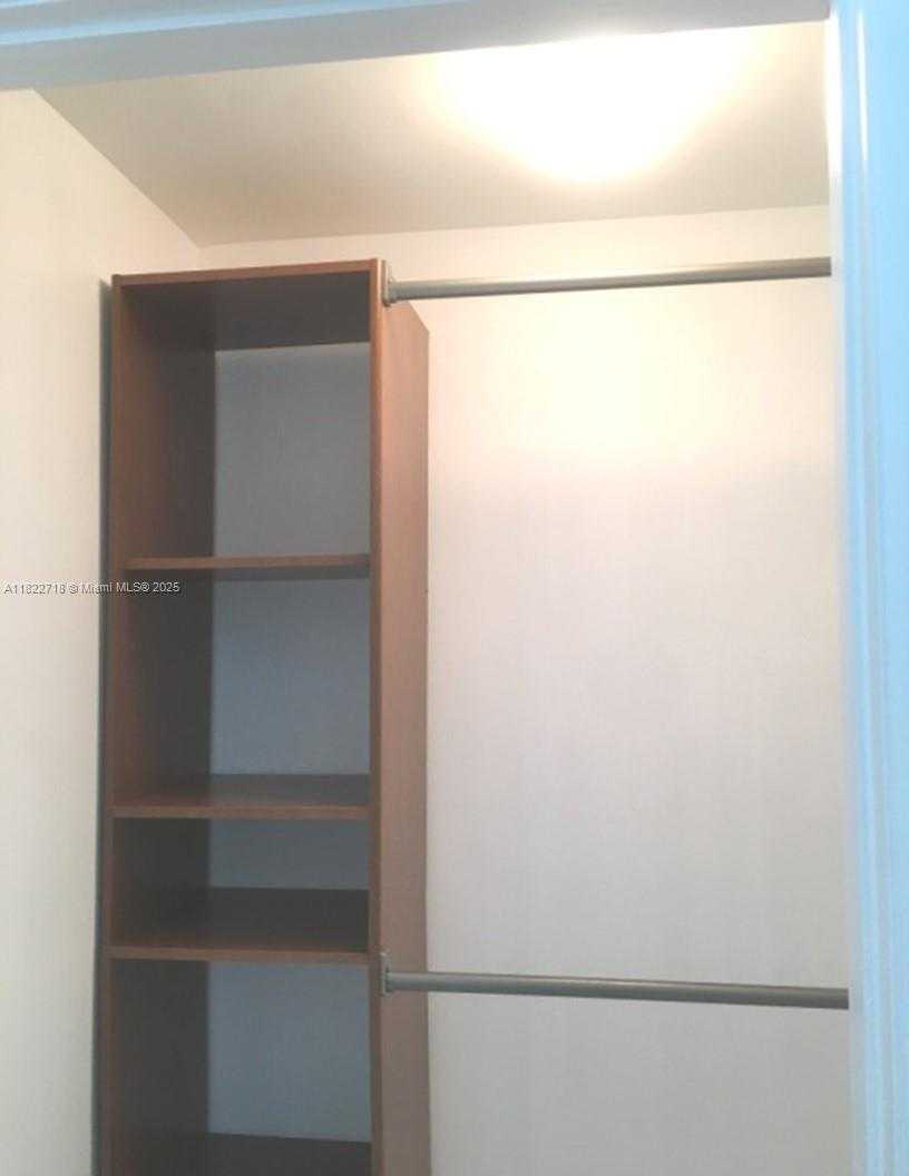 Small Image of 90 SOUTH WEST 3RD ST #4107, Miami Number 14