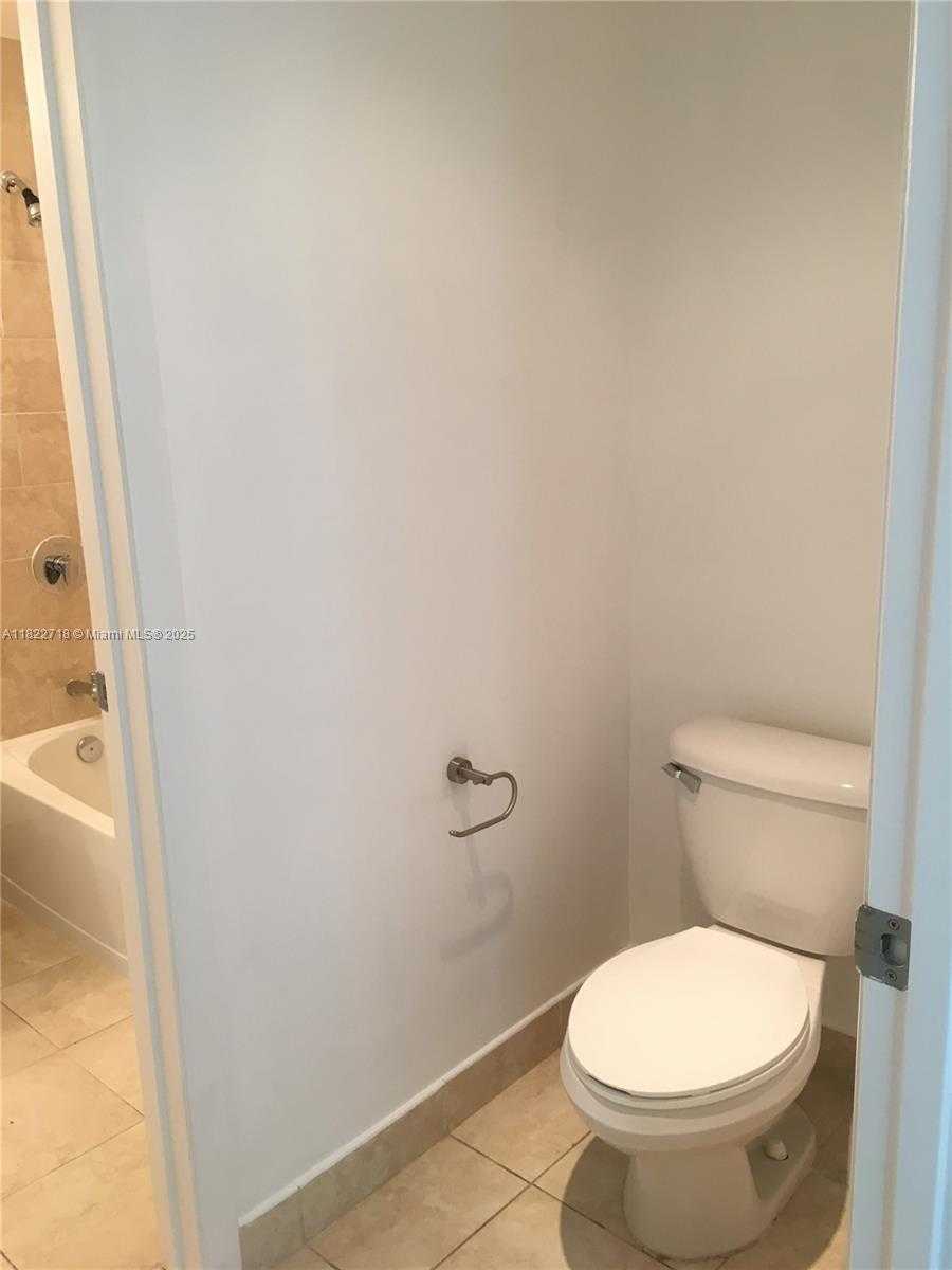 Small Image of 90 SOUTH WEST 3RD ST #4107, Miami Number 22