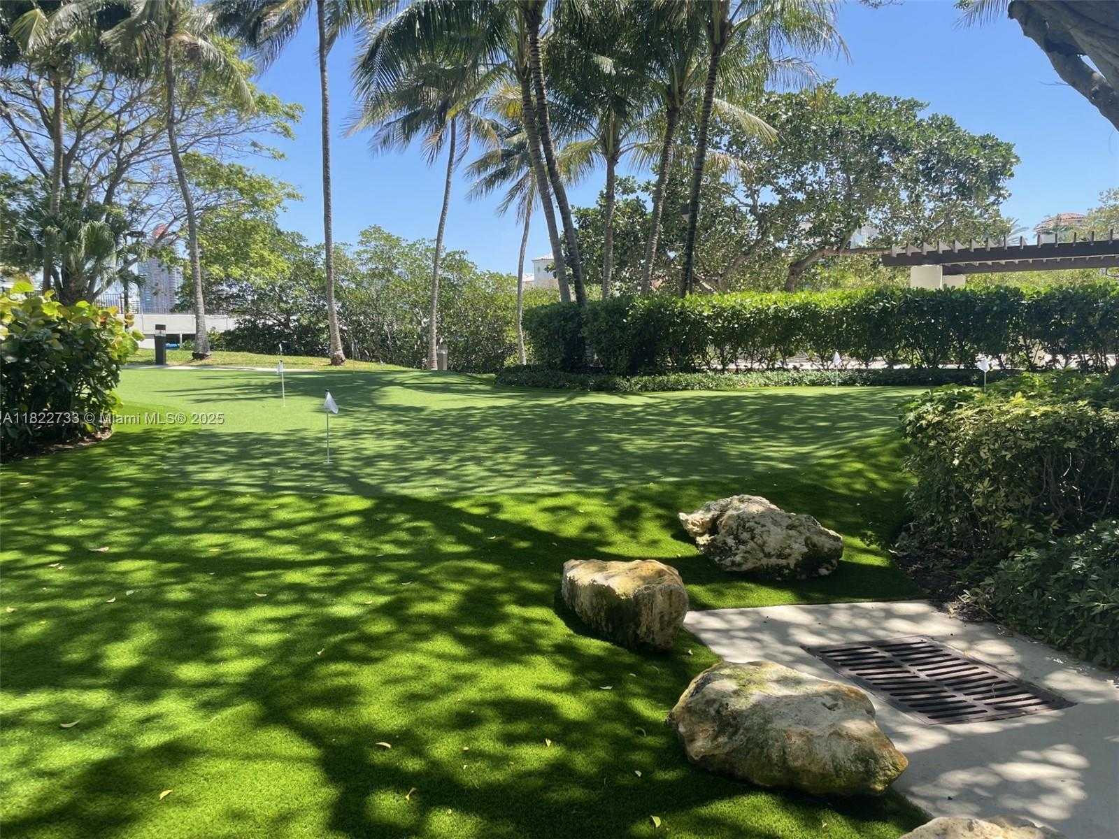 Small Image of 3000 ISLAND BLVD #2404, Aventura Number 25