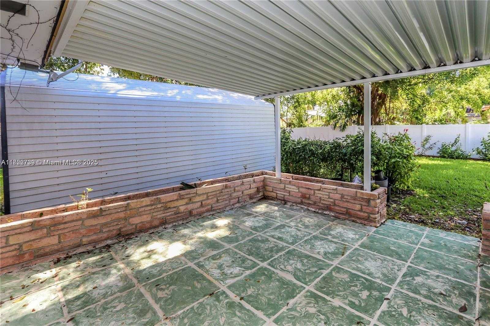 Small Image of 1338 JACKSON ST, Hollywood Number 15